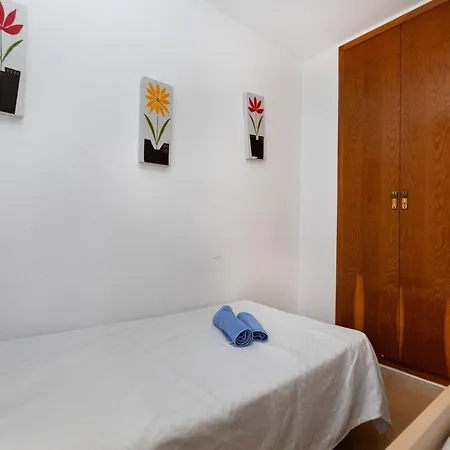Senator By Interhome Salou
