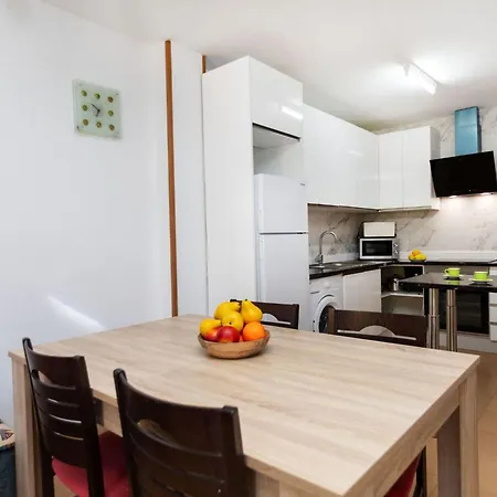 Senator By Interhome Salou